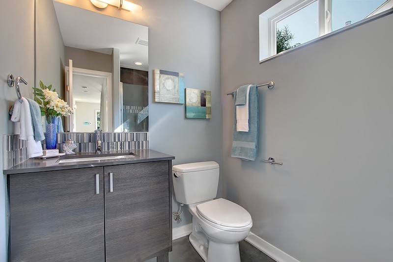Bathroom - contemporary bathroom idea in Seattle