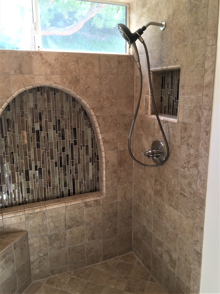 Seattle WA 5ft traditional shower with over size large decorative niche Traditional