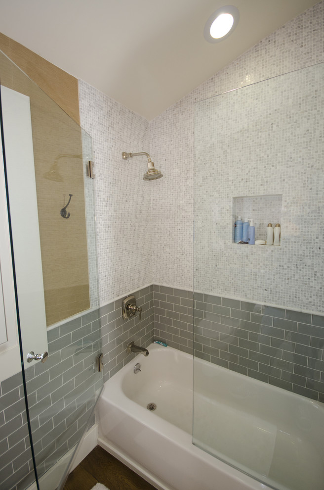 ロサンゼルスにあるエクレクティックスタイルのおしゃれな浴室の写真