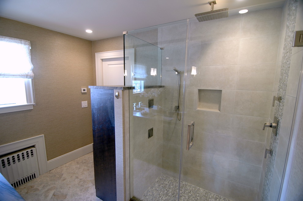 Стильный дизайн: ванная комната среднего размера в стиле неоклассика (современная классика) - последний тренд