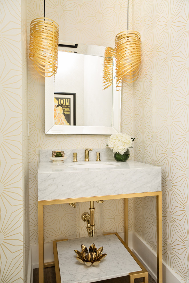 Свежая идея для дизайна: ванная комната среднего размера в стиле неоклассика (современная классика) с белыми стенами, светлым паркетным полом, душевой кабиной, раковиной с пьедесталом, мраморной столешницей, коричневым полом и белой столешницей - отличное фото интерьера