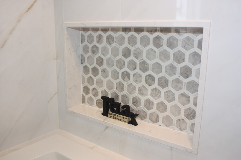 Example of a mid-sized transitional master white tile and porcelain tile porcelain tile bathroom design in Vancouver with an undermount sink, shaker cabinets, medium tone wood cabinets, quartz countertops, a two-piece toilet and gray walls