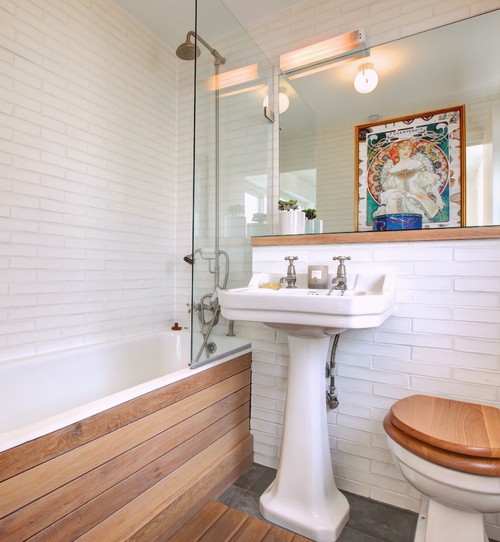 Scandi white bathroom with oak details