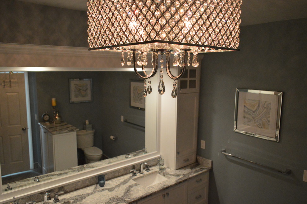 Short privacy wall for the toilet space Transitional Bathroom