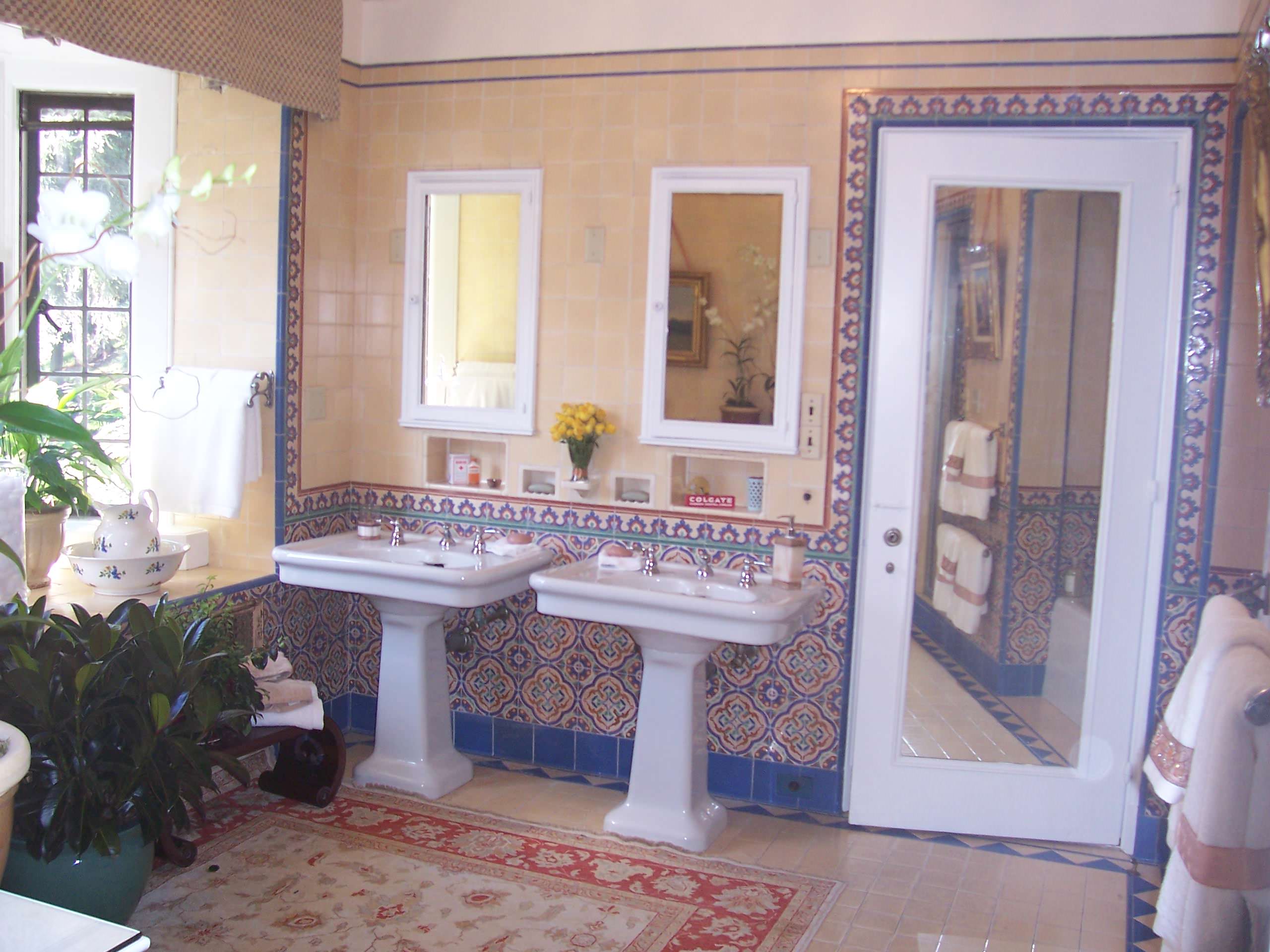 75 Terra-Cotta Tile Bathroom with White Cabinets Ideas You'll Love -  January, 2024