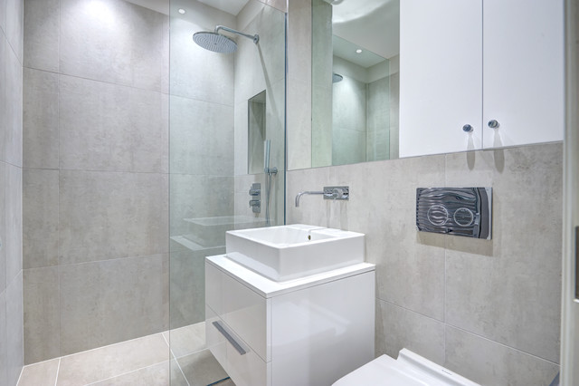 Shower Room Escape Grey Plain Modern Badezimmer London Von European Heritage Houzz