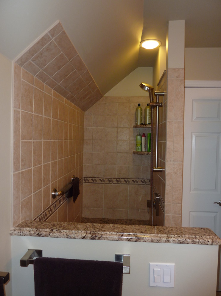 Shower your stresses away in this spalike openair shower