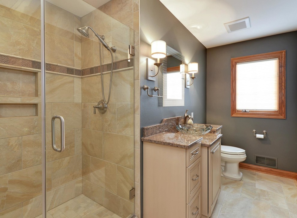 This is an example of a classic bathroom in Milwaukee.