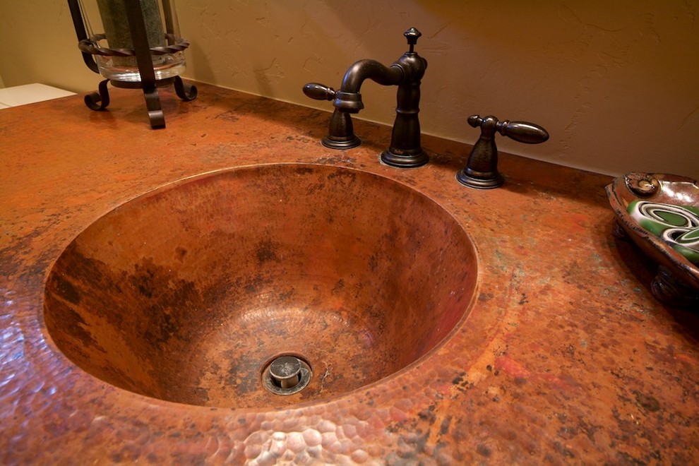 Inredning av ett rustikt badrum
