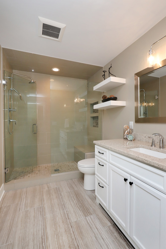 Sleek White Bathroom Remodel Classique Salle de Bain Grand Rapids