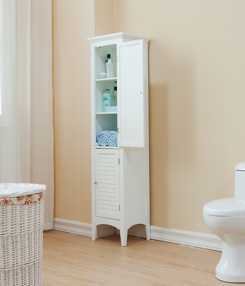 На фото: ванная комната среднего размера в стиле неоклассика (современная классика) с душевой кабиной с