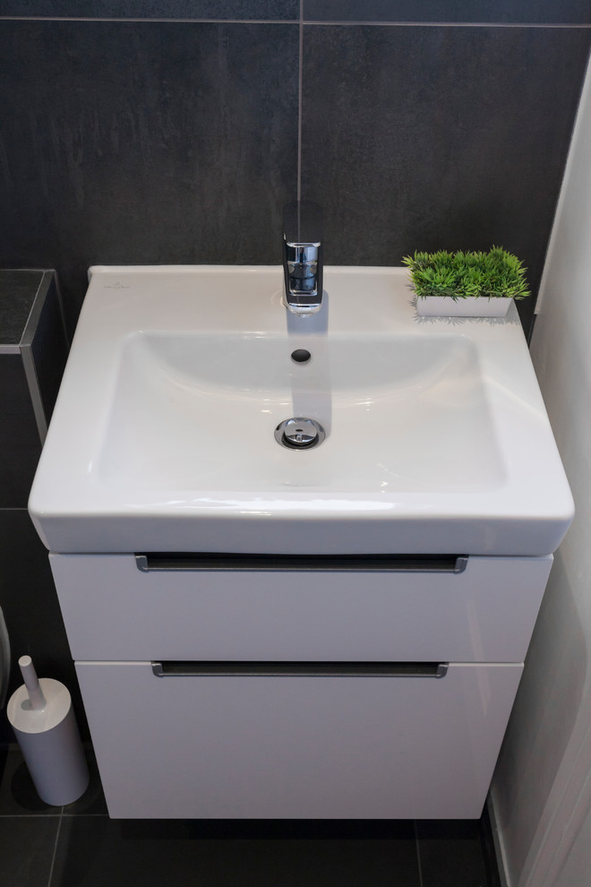 Small & Luxury Bathroom Renovation Contemporary Bathroom London