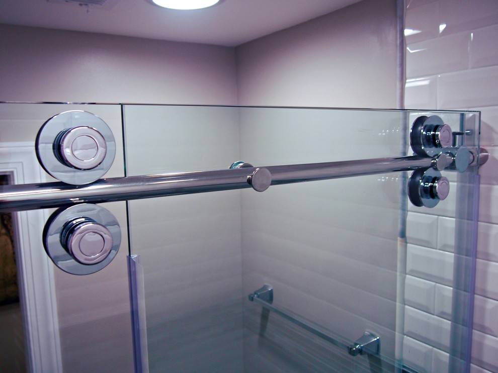 Small Bathroom, Big Impact Classique Chic Salle de Bain Baltimore