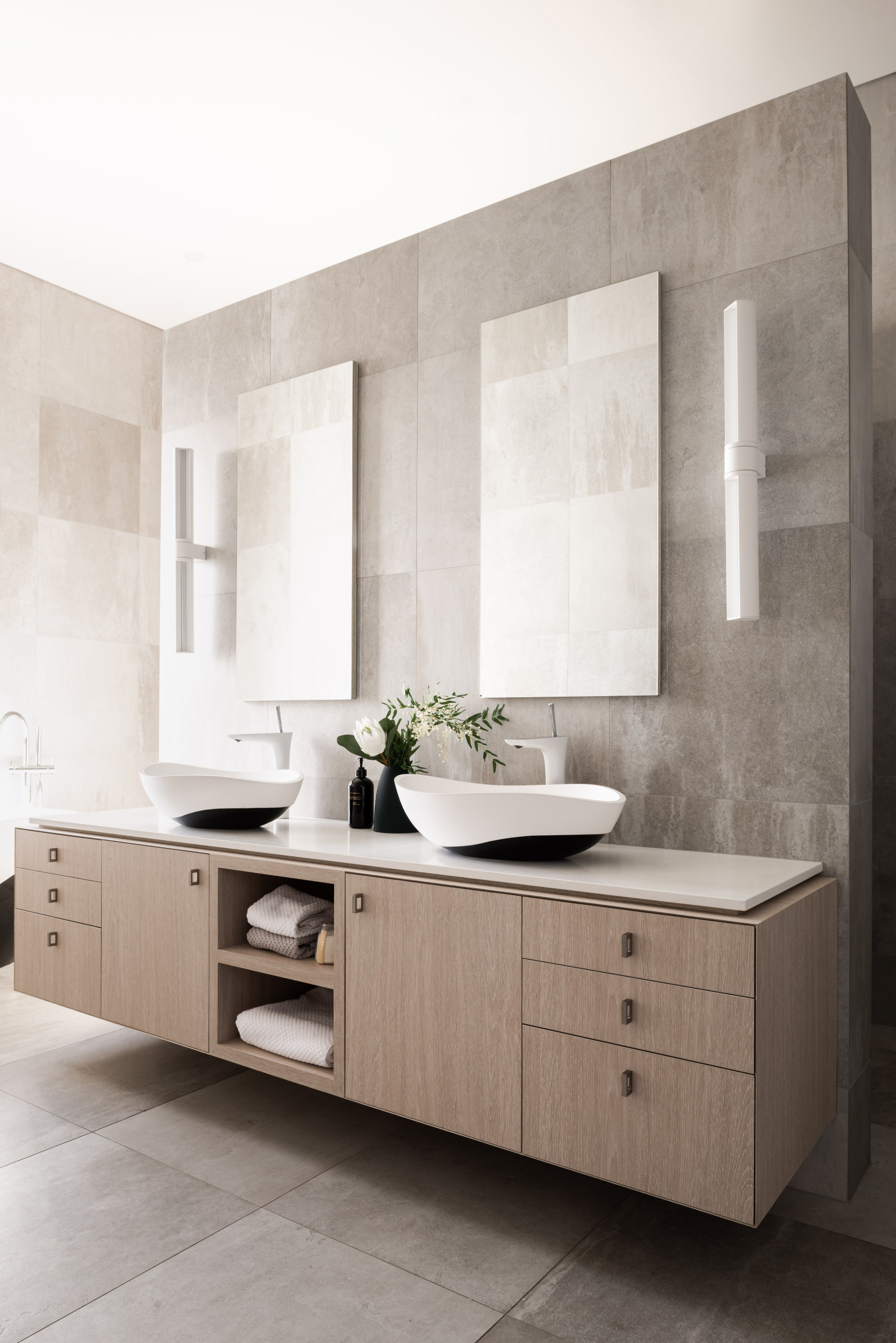 75 Most Popular Beautiful Bathroom With Light Wood Cabinets Ideas Designs Design For October 2021 Houzz Nz Bathroom With Light Wood Cabinets Ideas, Bathroom Vanity Units Port Adelaide
