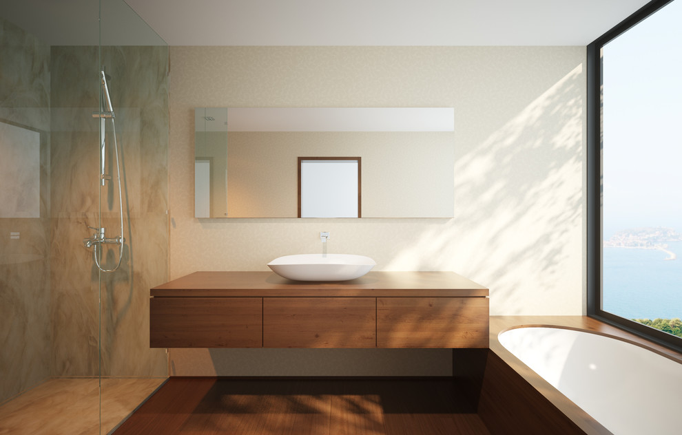 Cette image montre une salle d'eau avec un placard à porte plane, des portes de placard marrons, une baignoire encastrée, une douche à l'italienne, un carrelage beige, un mur beige, parquet foncé, une vasque, un plan de toilette en bois, un sol marron et une cabine de douche à porte battante.