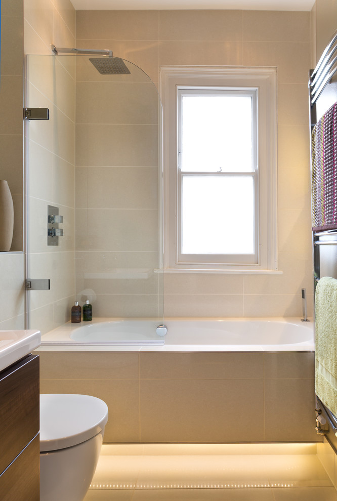 Стильный дизайн: ванная комната в современном стиле с инсталляцией - последний тренд