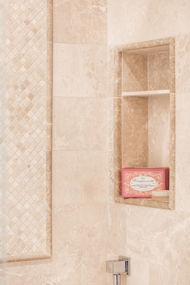 Idée de décoration pour une grande salle de bain principale tradition en bois foncé avec un placard à porte shaker, une baignoire posée, une douche d'angle, WC séparés, un carrelage beige, des carreaux de porcelaine, un mur beige, un sol en carrelage de porcelaine, un lavabo encastré, un plan de toilette en granite, un sol beige, une cabine de douche à porte battante et un plan de toilette beige.