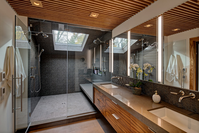 10 Walk-In Shower Ideas to Inspire Your Next Bathroom Reno - North Eastern  Group Realty