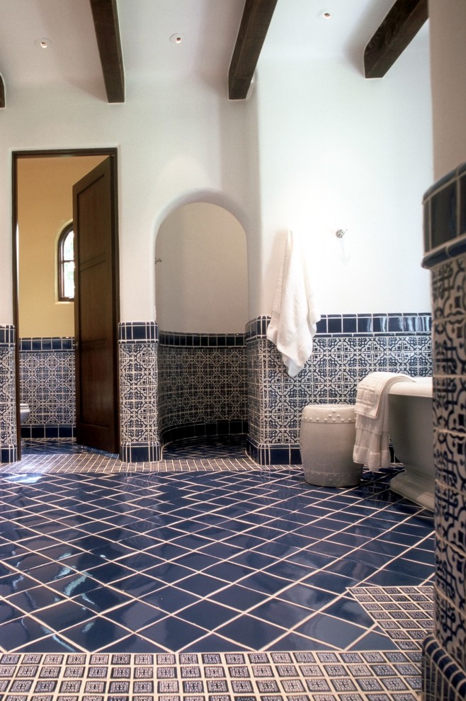 Bathroom - mediterranean bathroom idea in Phoenix
