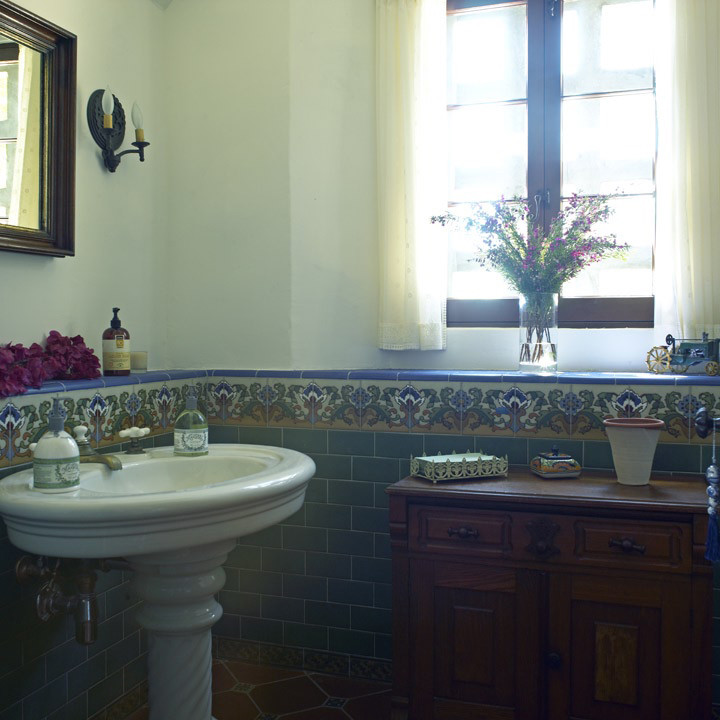 Bathroom - mediterranean bathroom idea in Los Angeles