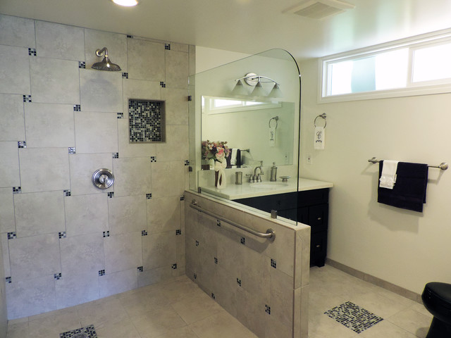 Special Needs Bathroom - Photos & Ideas