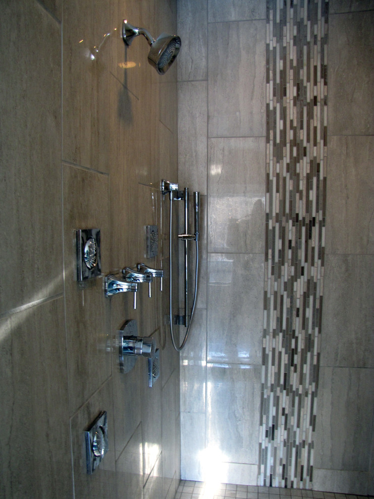 Inspiration for a contemporary bathroom remodel in Grand Rapids