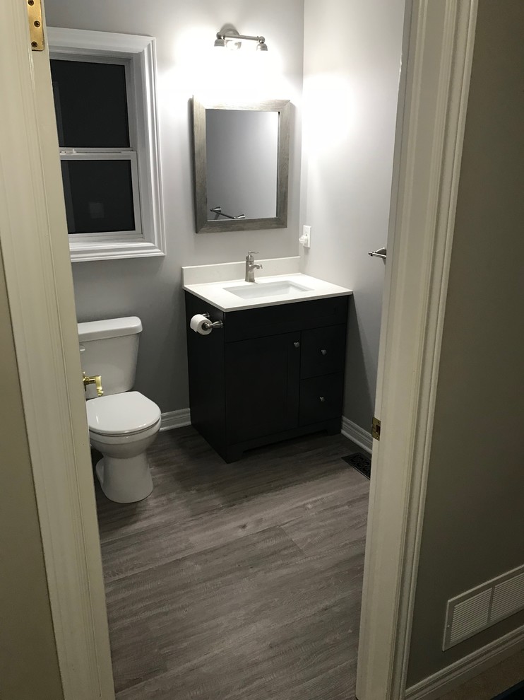 Contemporary bathroom in Toronto.