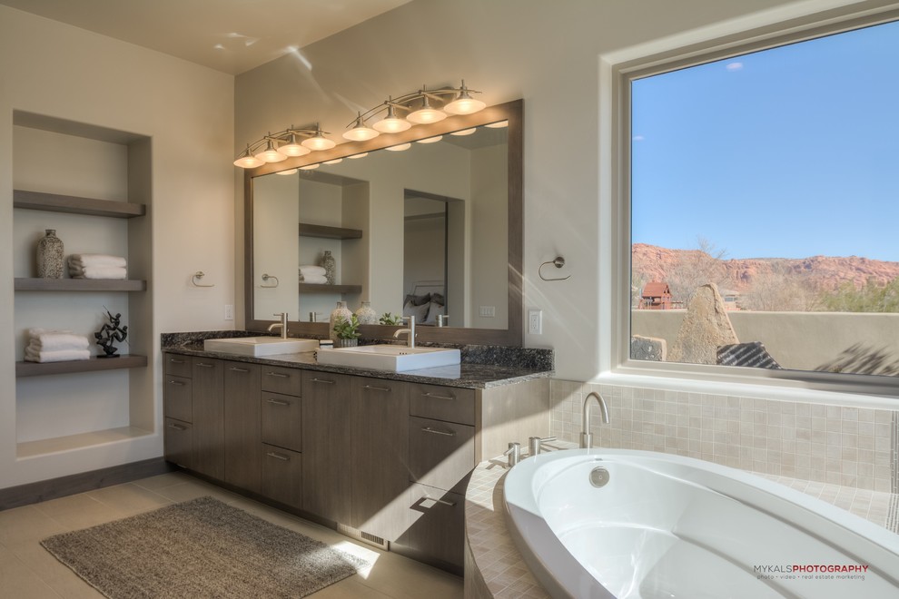 Inspiration for a transitional bathroom remodel in Las Vegas