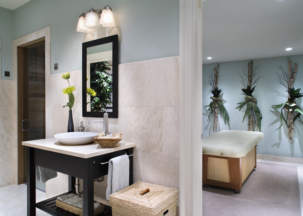 Imagen de cuarto de baño rectangular clásico con lavabo sobreencimera