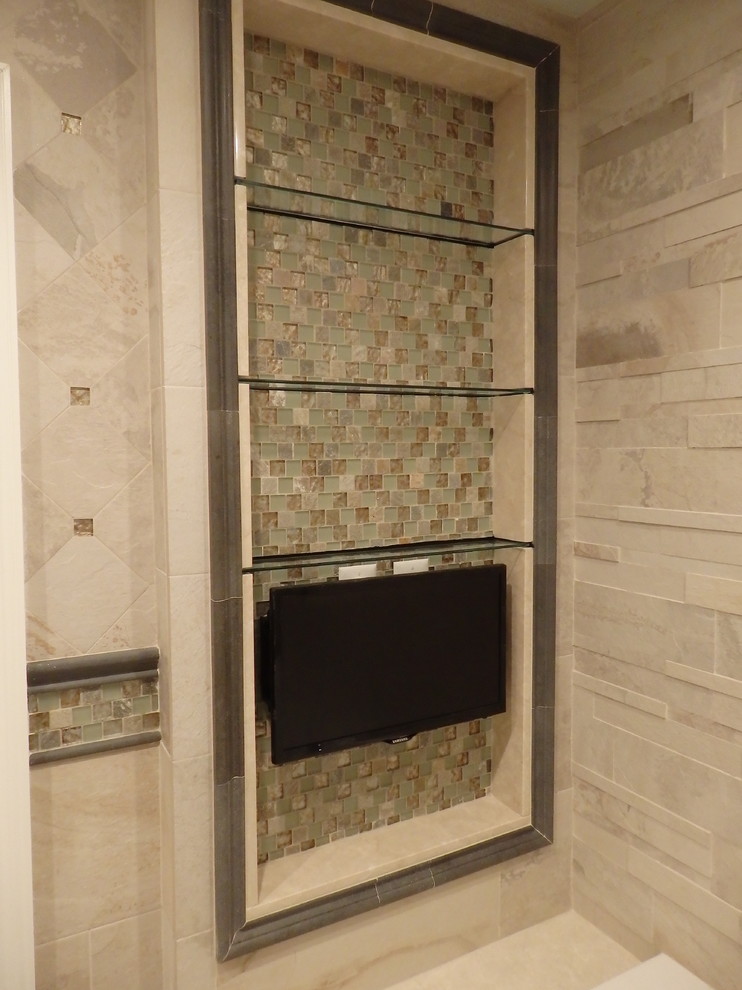 На фото: ванная комната в современном стиле с настольной раковиной, столешницей из гранита, накладной ванной, двойным душем, унитазом-моноблоком, бежевой плиткой и керамогранитной плиткой с