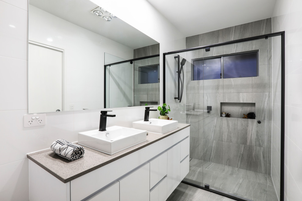 Stradbroke St Modern Bathroom Gold Coast Tweed by SDS Custom Homes Houzz