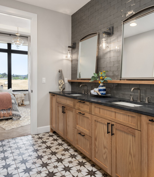 Farmhouse Flourish: Star Patterned Floor Tile Defines the Beauty of This Bathroom