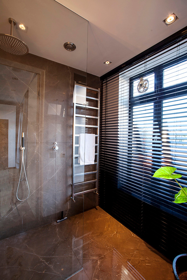 Inspiration for a contemporary bathroom remodel in Amsterdam