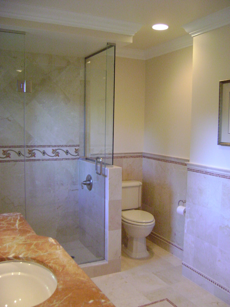 Idee per una grande stanza da bagno classica