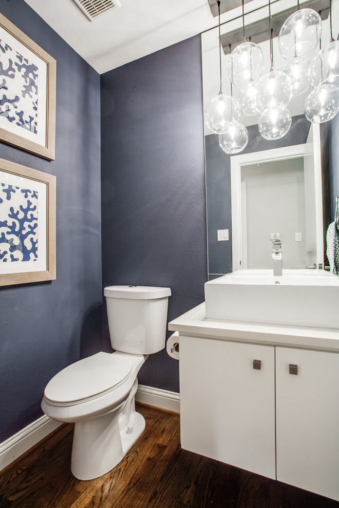 Design ideas for a traditional cloakroom in Dallas.