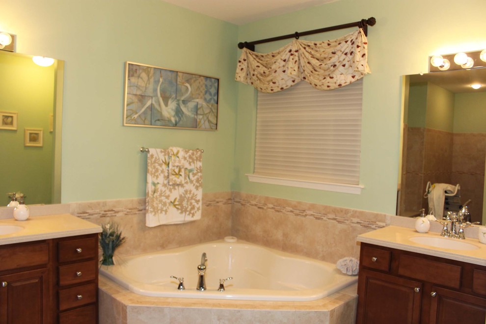 フィラデルフィアにあるトロピカルスタイルのおしゃれな浴室の写真