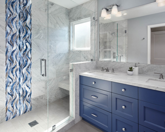 Should You Have One Sink or Two in Your Master Bathroom?