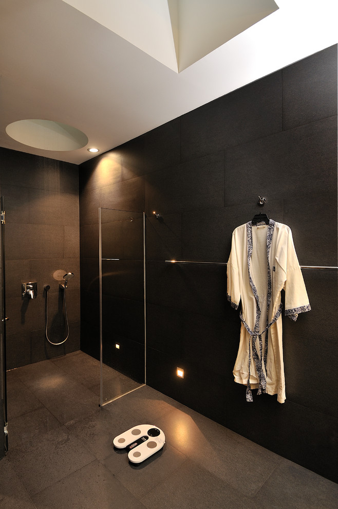 Sunset Way Modern Bathroom Singapore by Renaissance Planners