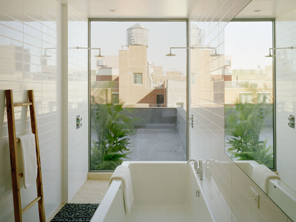 The Glass Bathroom Wall: Love It or Lose It?