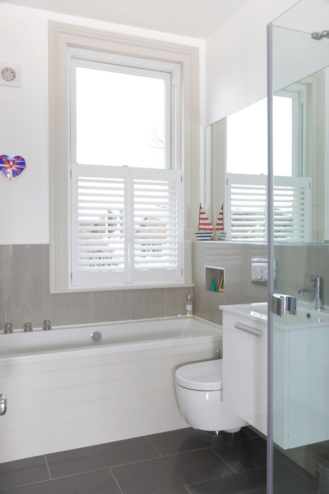 Inspiration for a modern bathroom remodel in Gloucestershire