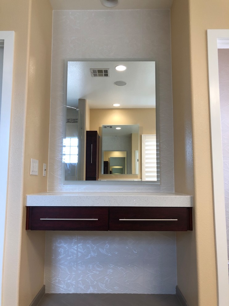 Talon Pointe Modern Master Bath - Modern - Bathroom - Las Vegas - by ...