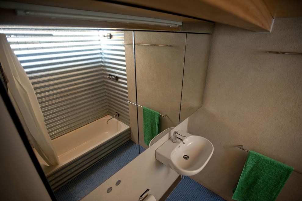 Photo of a traditional bathroom in Sydney.