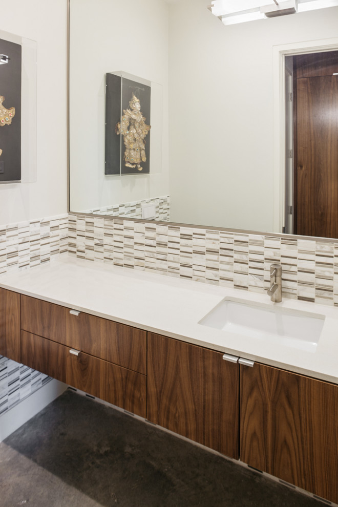 Design ideas for a contemporary bathroom in Houston.