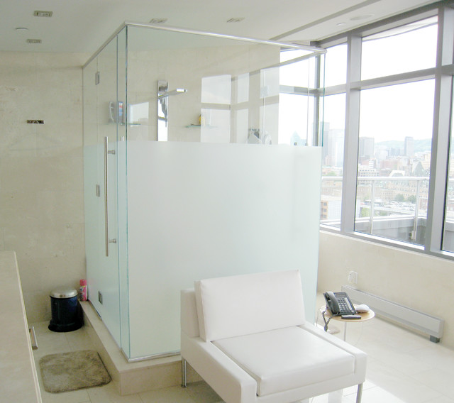 Tempered glass shower cubicle Salle de Bain Montréal par