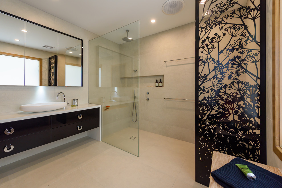 Design ideas for a contemporary bathroom in Melbourne.