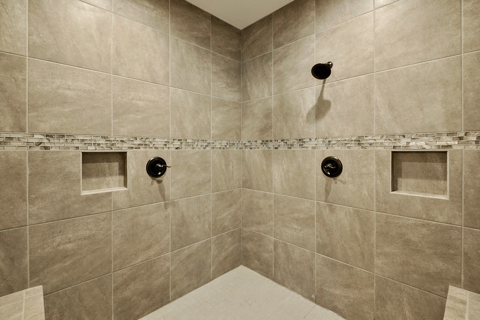 Идея дизайна: главная ванная комната в классическом стиле