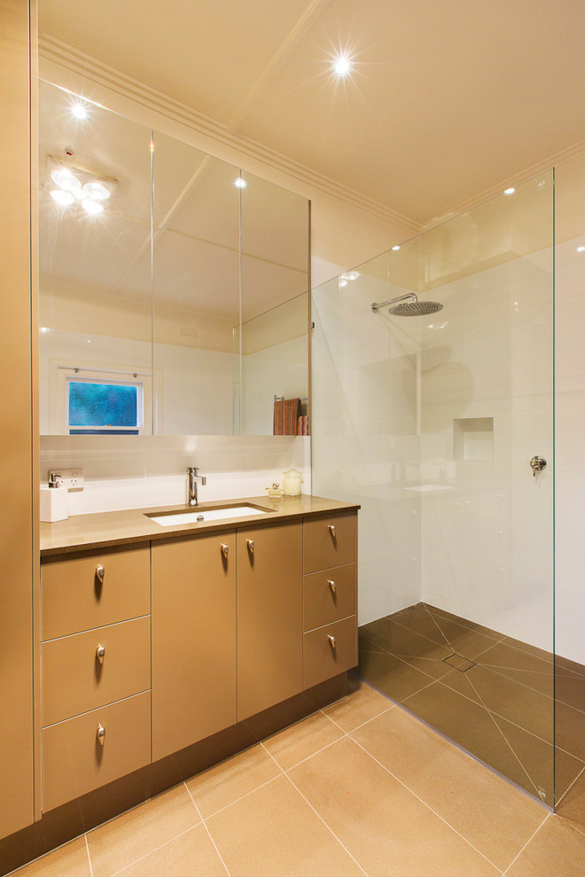 The crema Modern Bathroom Melbourne by GIA Bathrooms & Kitchens