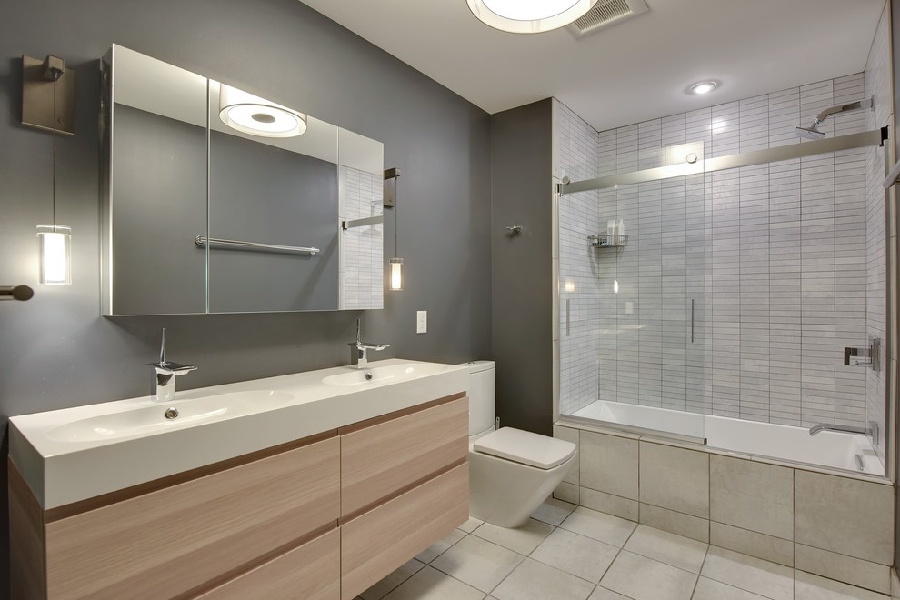 Modernes Badezimmer in Minneapolis