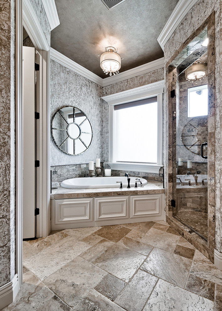 На фото: большая главная ванная комната в классическом стиле с фасадами с выступающей филенкой, белыми фасадами, накладной ванной, душем в нише, раздельным унитазом, коричневой плиткой, керамогранитной плиткой, бежевыми стенами, полом из терракотовой плитки, врезной раковиной, столешницей из гранита, коричневым полом, душем с распашными дверями и разноцветной столешницей с