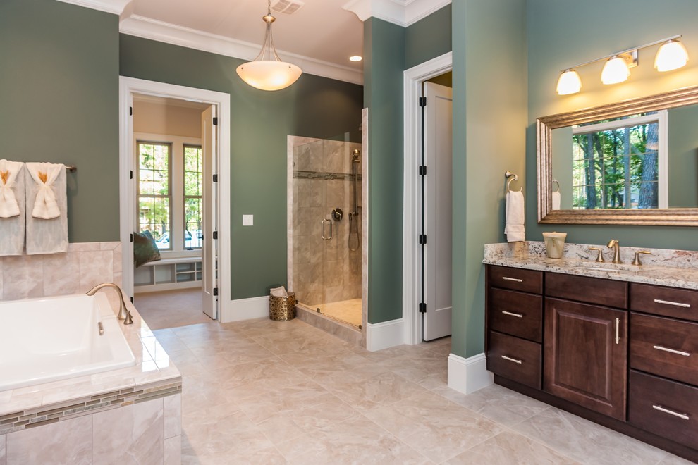 This is an example of a traditional bathroom in Raleigh.